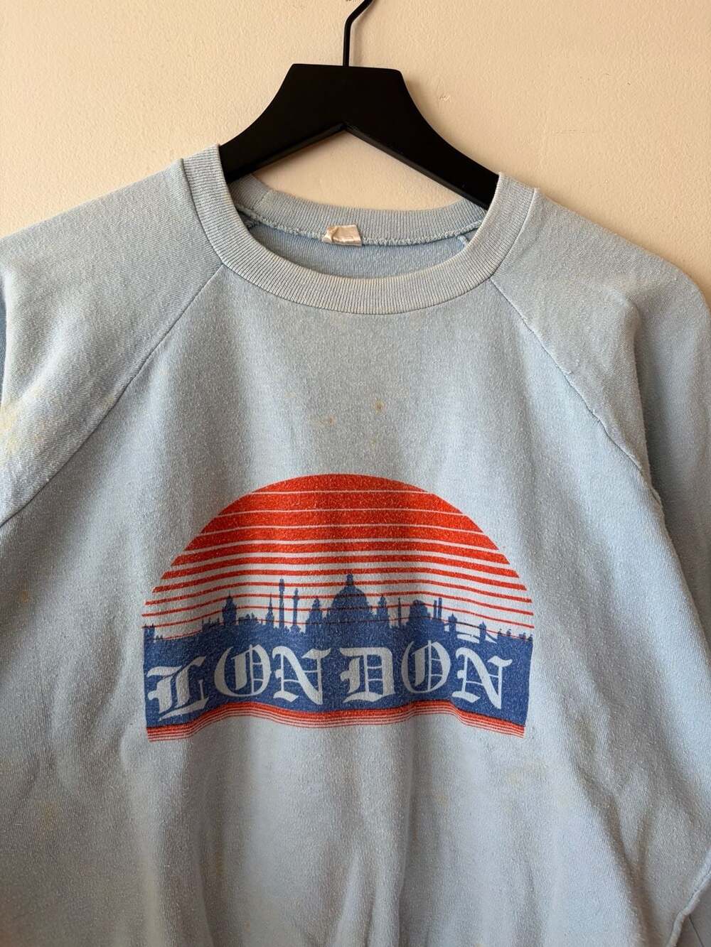 Vintage London Sweatshirt Size L Light Blue Sunset Graphic - Picture 2 of 6